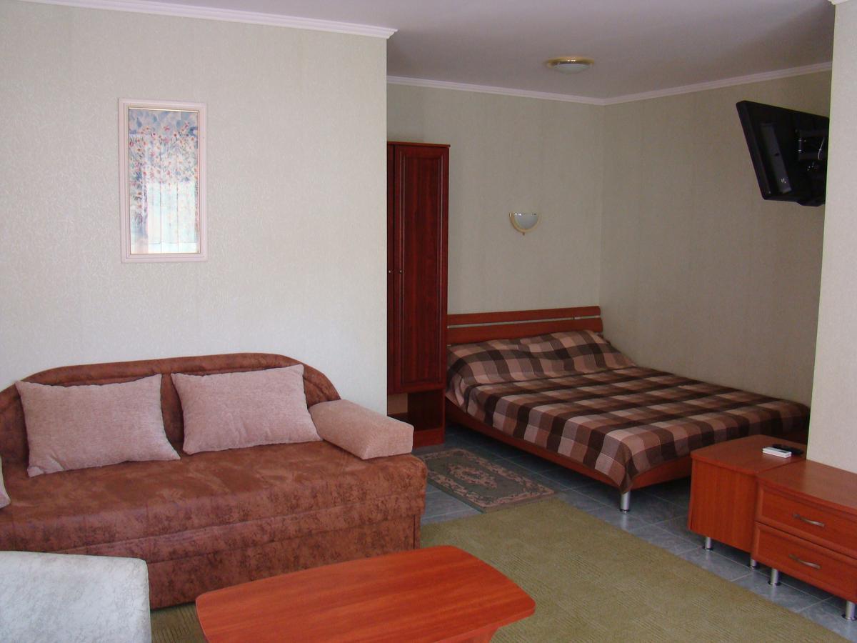 Mini-Hotel In Odessa Yard 外观 照片